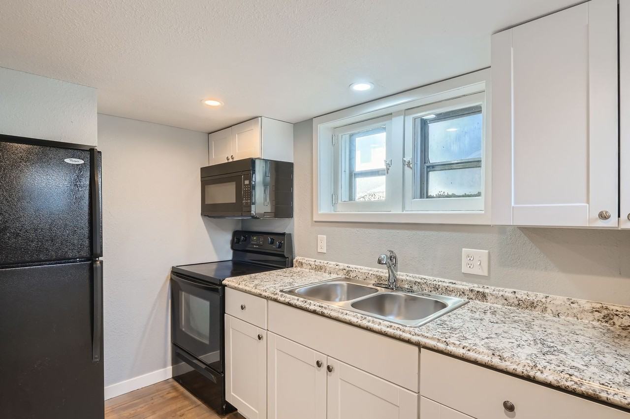 1811 14th Avenue - Photo 3 of 10