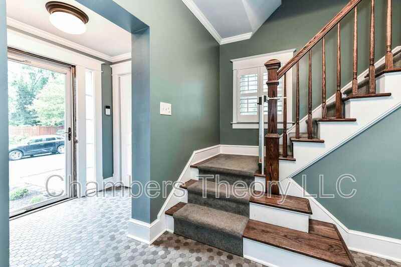 209 W Myrtle St - Photo 2 of 30