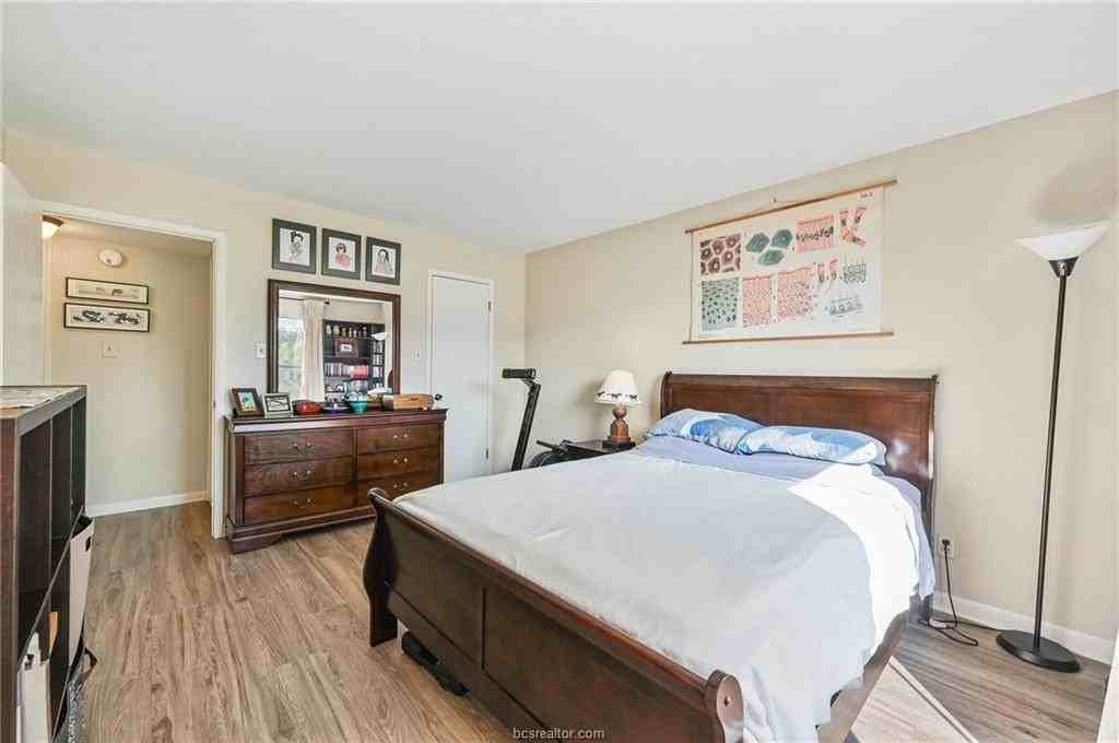 904 University Oaks Blvd #52 - Photo 7 of 12