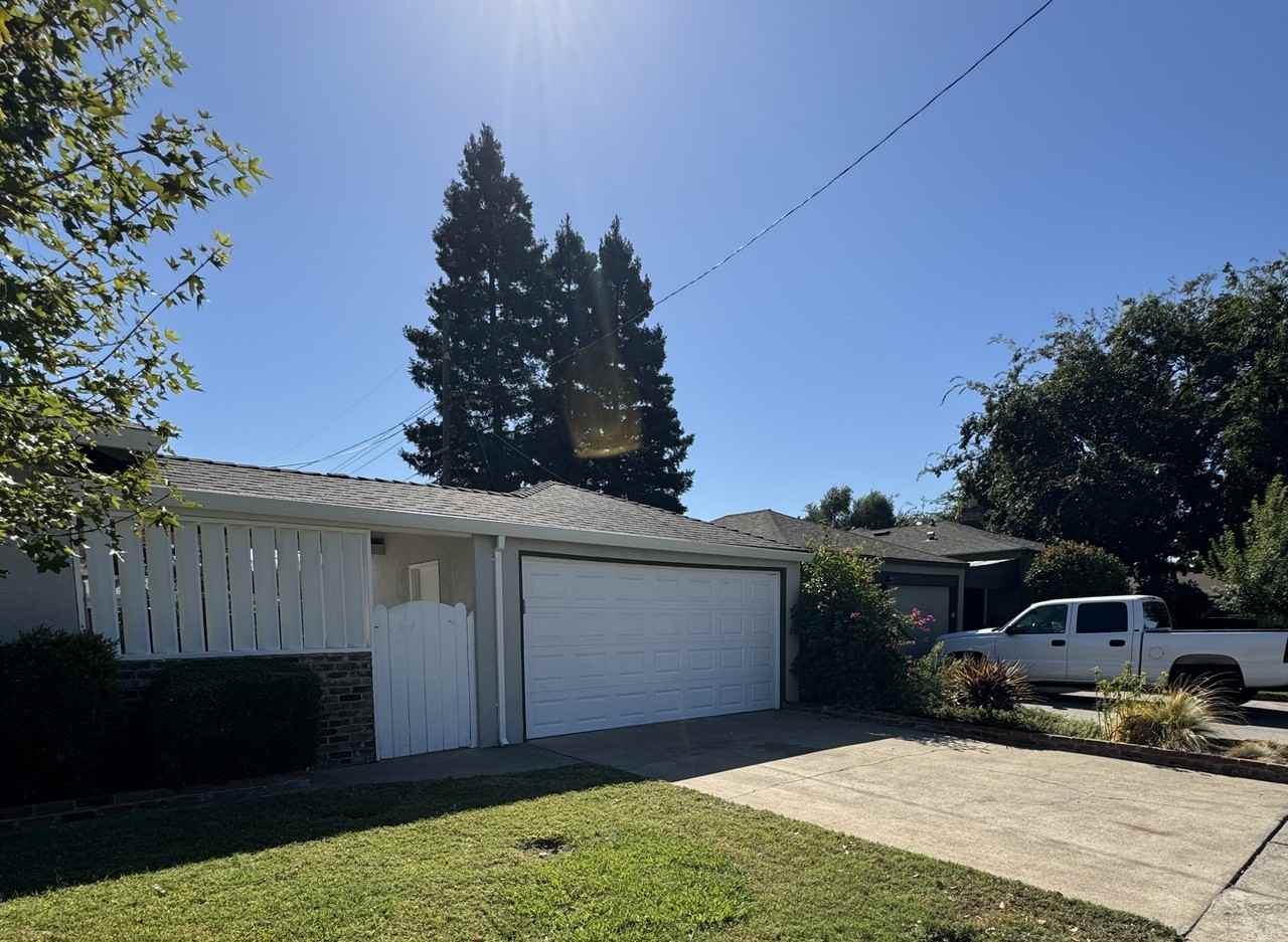 5800 N St - Photo 2 of 16