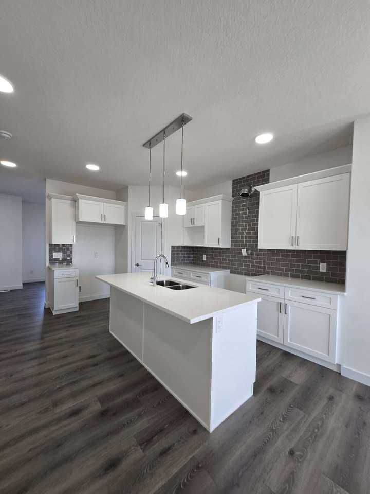 17707 70 St Nw - Photo 2 of 18