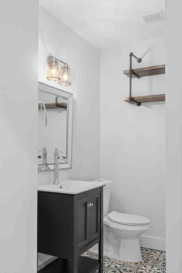 453 Erin Ave Sw - Photo 6 of 18