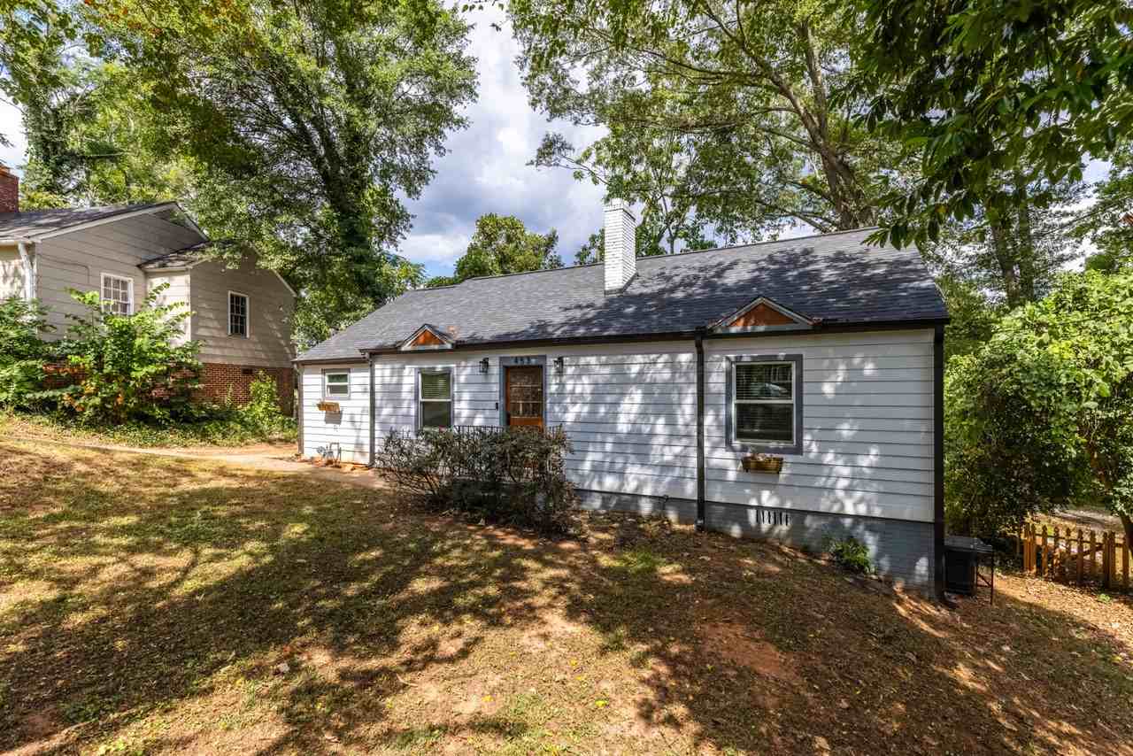 453 Erin Ave Sw - Photo 3 of 18