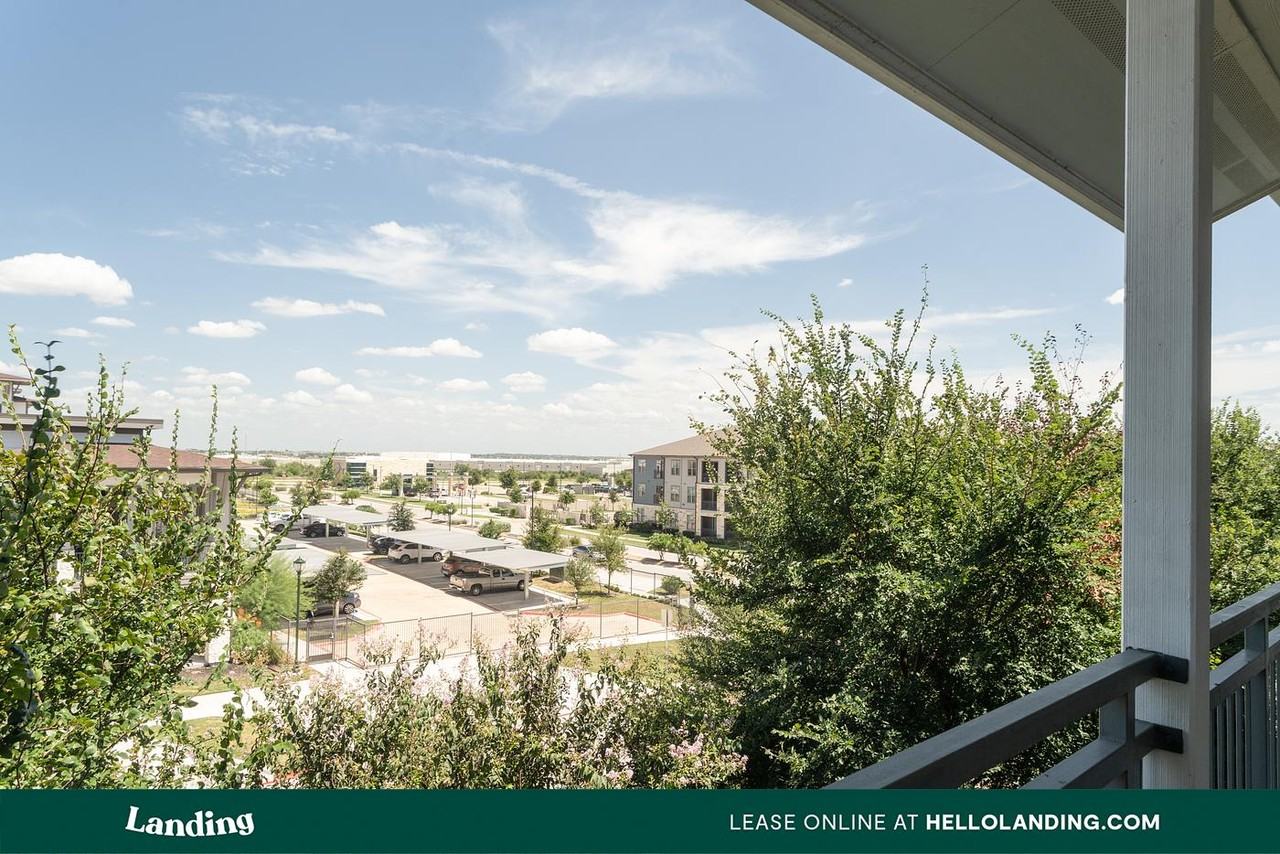 4300 Cromwell Dr - Photo 5 of 50