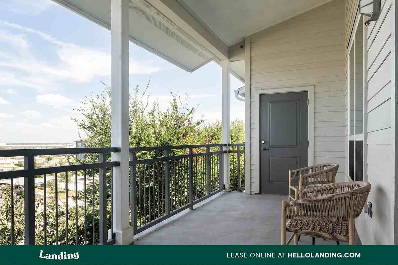 4300 Cromwell Dr - Photo 6 of 50