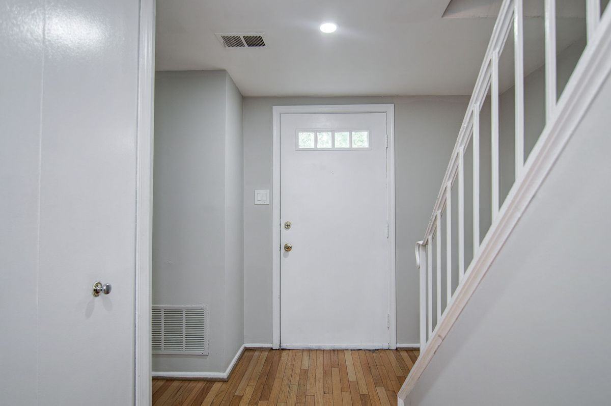 7763 Durer Ct - Photo 3 of 23