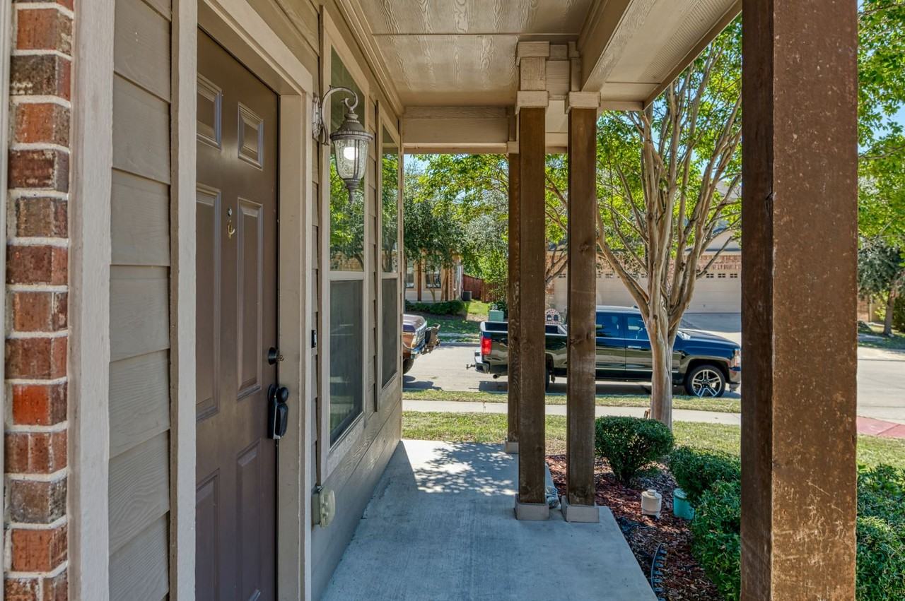 366 Schirra Ct - Photo 4 of 30