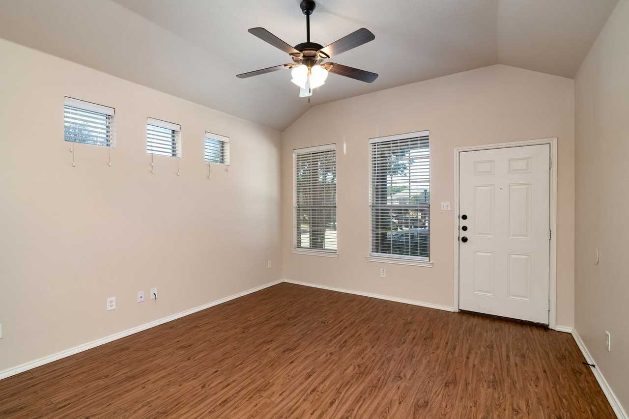 366 Schirra Ct - Photo 6 of 30