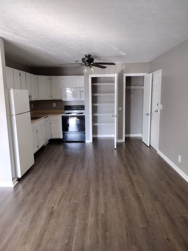 Greenbush Apartments - Photo 3 of 28