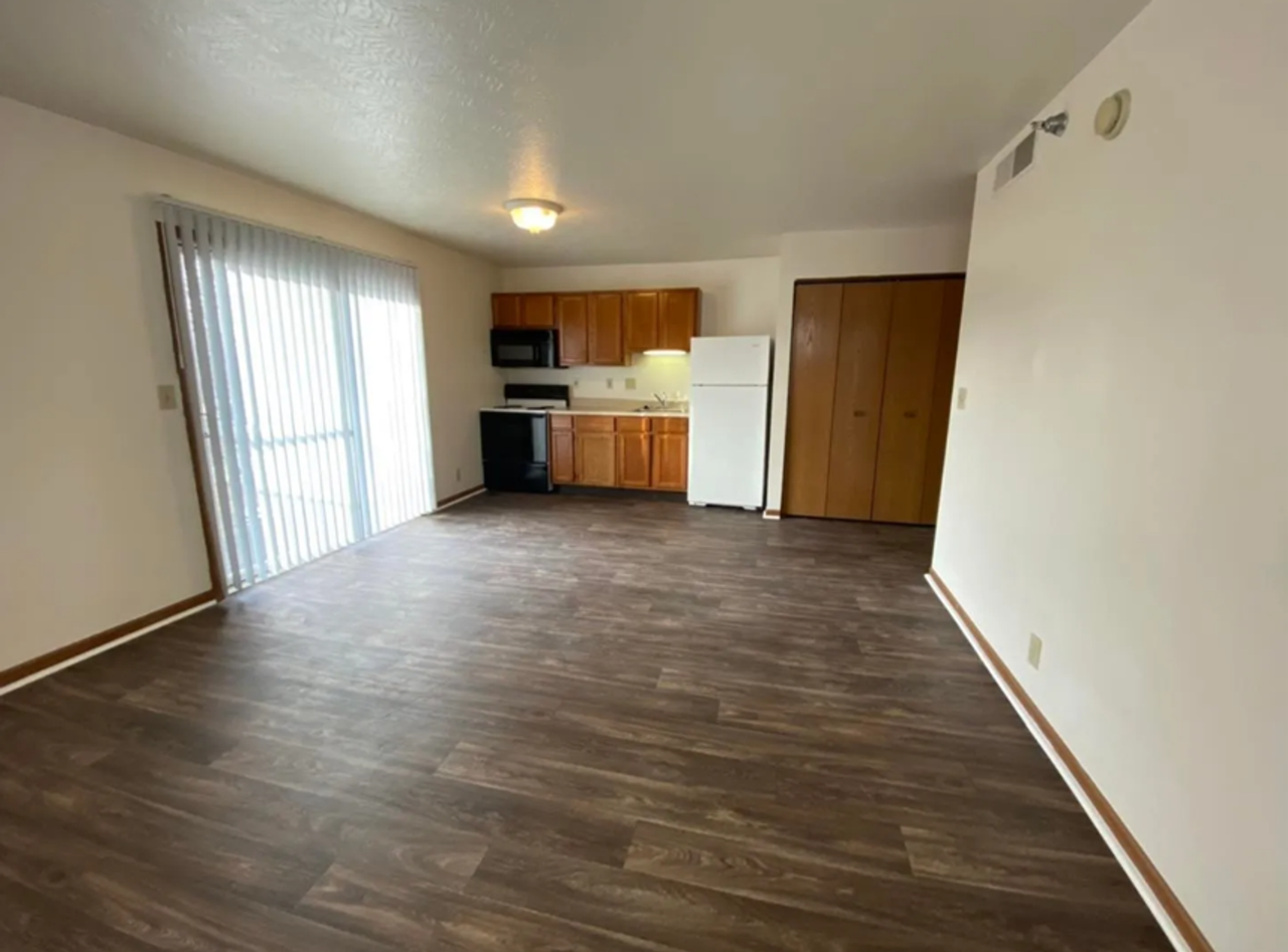 Greenbush Apartments - Photo 7 of 28