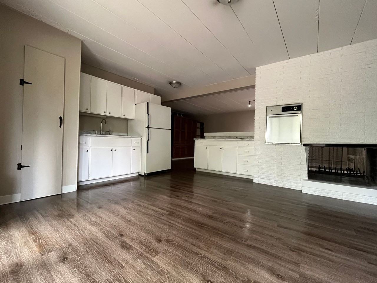 1401 Wooster Rd - Photo 3 of 22