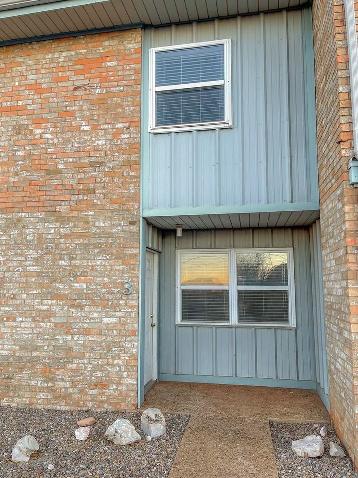 301 W. Davis - Photo 7 of 22