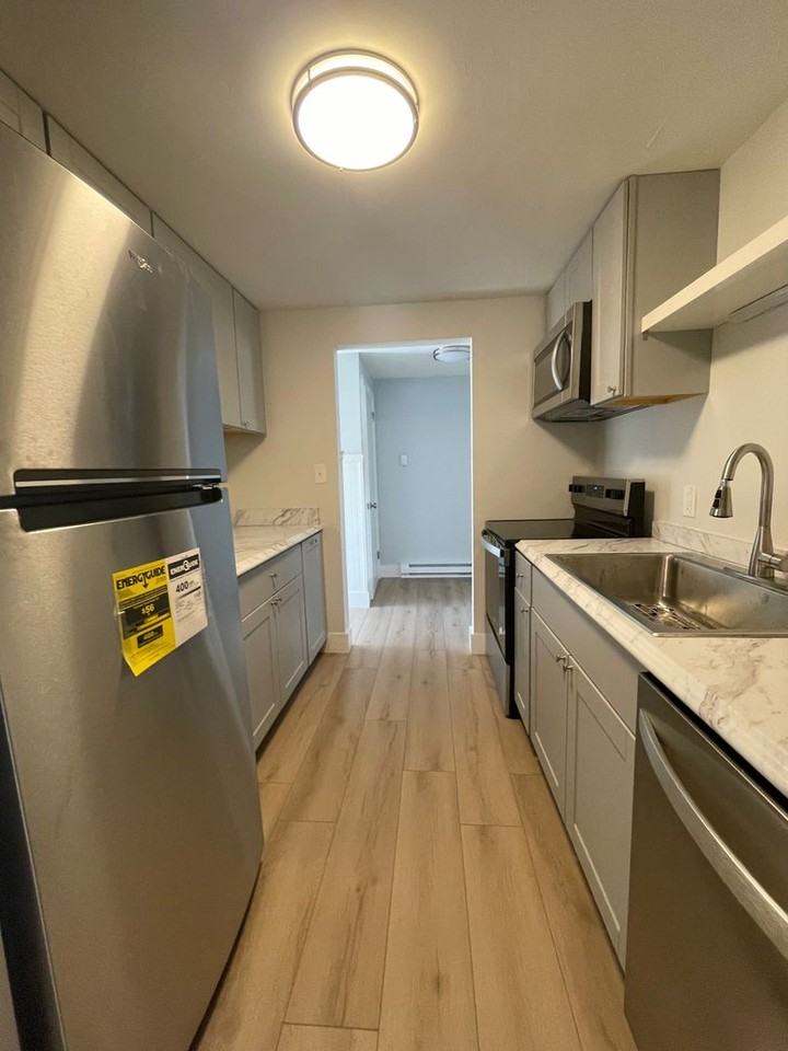 106 Brackett St - Photo 2 of 18