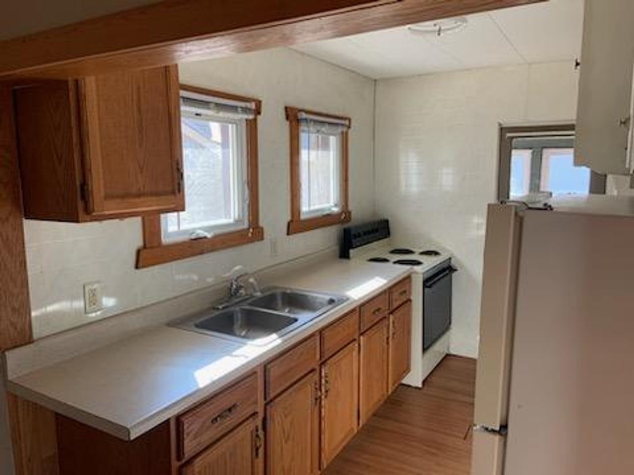2233 Kane St - Photo 2 of 11