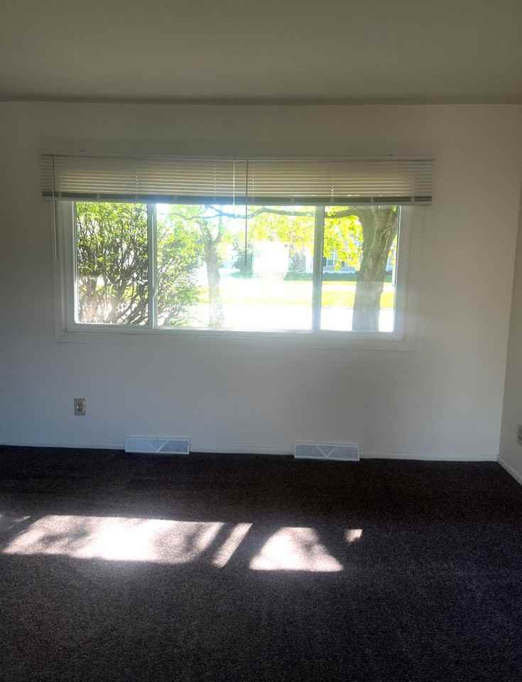 1841 1st Ave - Photo 4 of 8