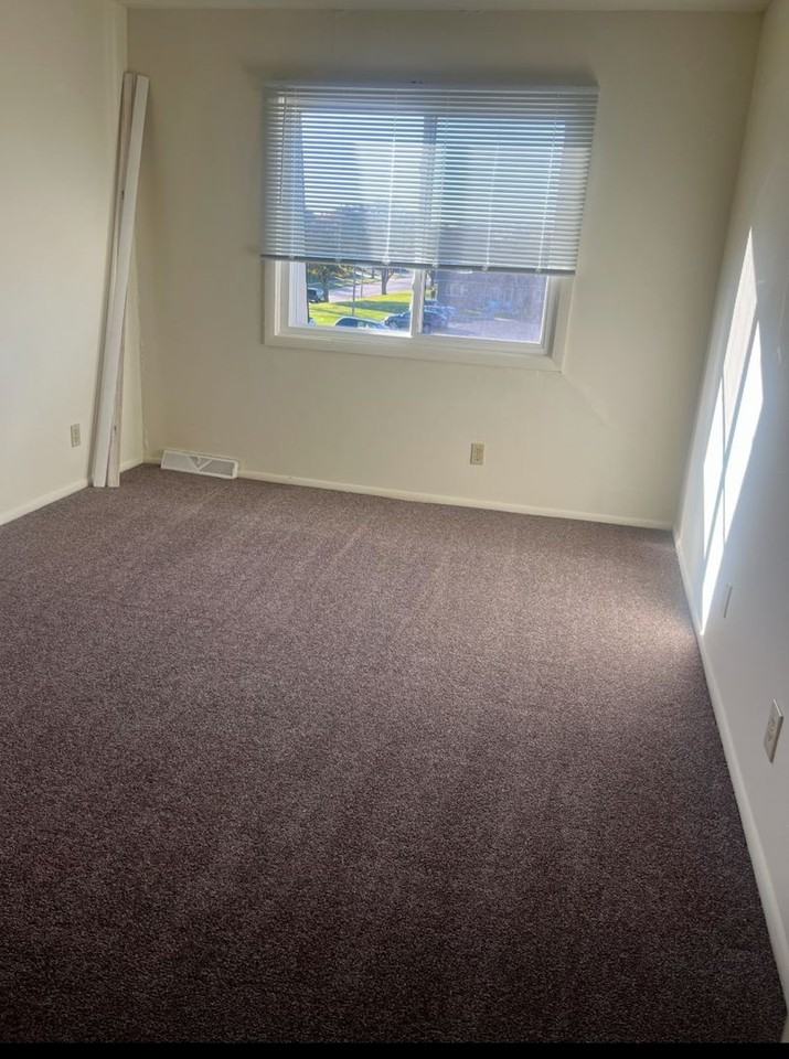1841 1st Ave - Photo 6 of 8