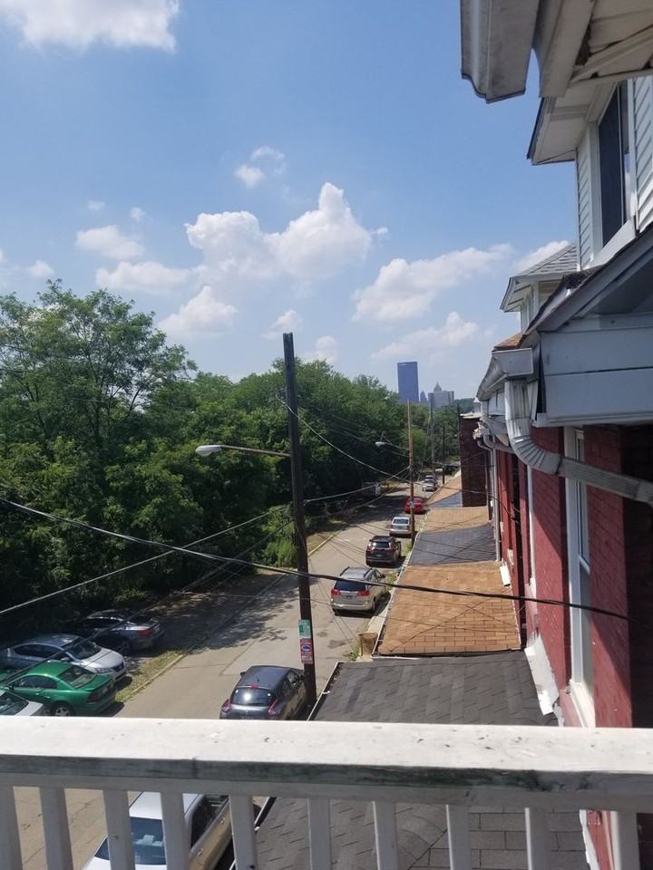 339 Lawn St - Photo 5 of 30