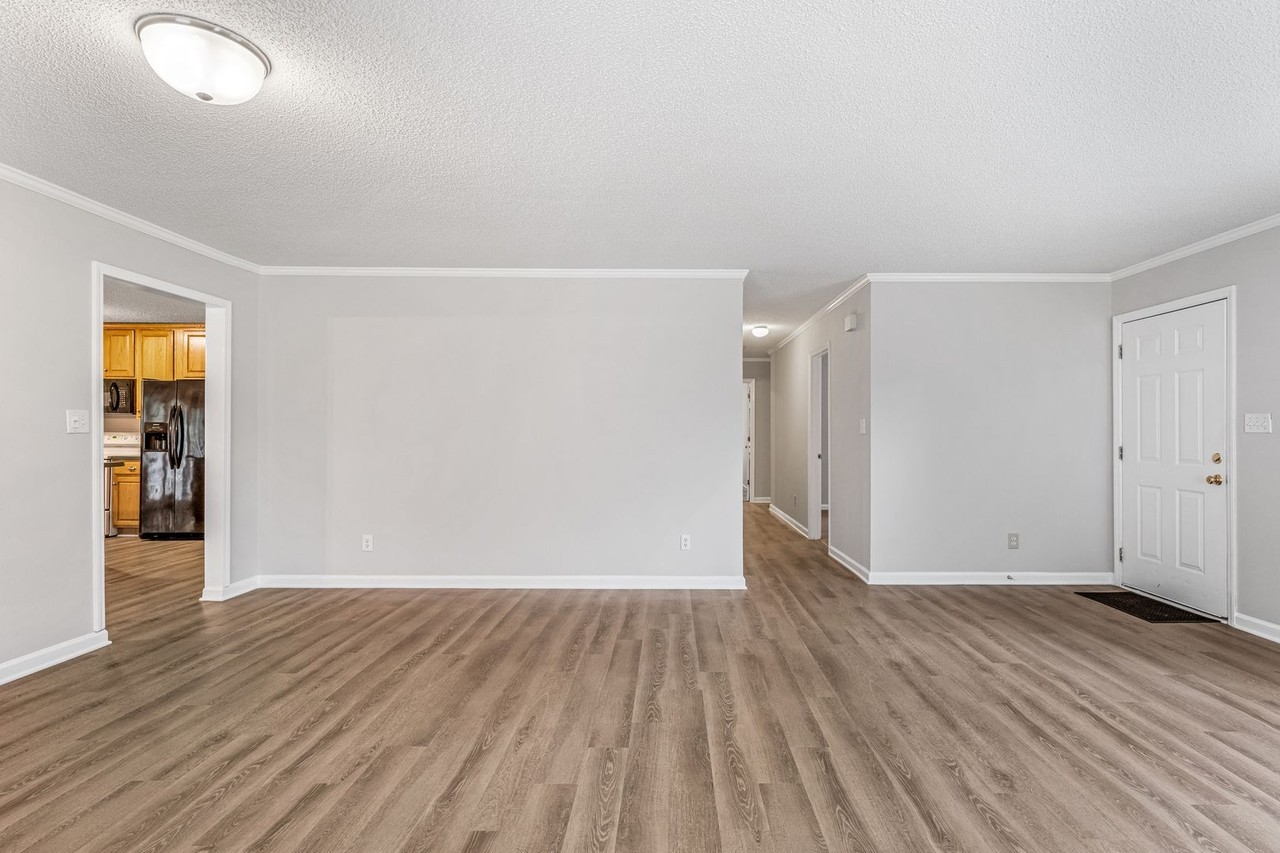 5580 Dwight Dr - Photo 5 of 50