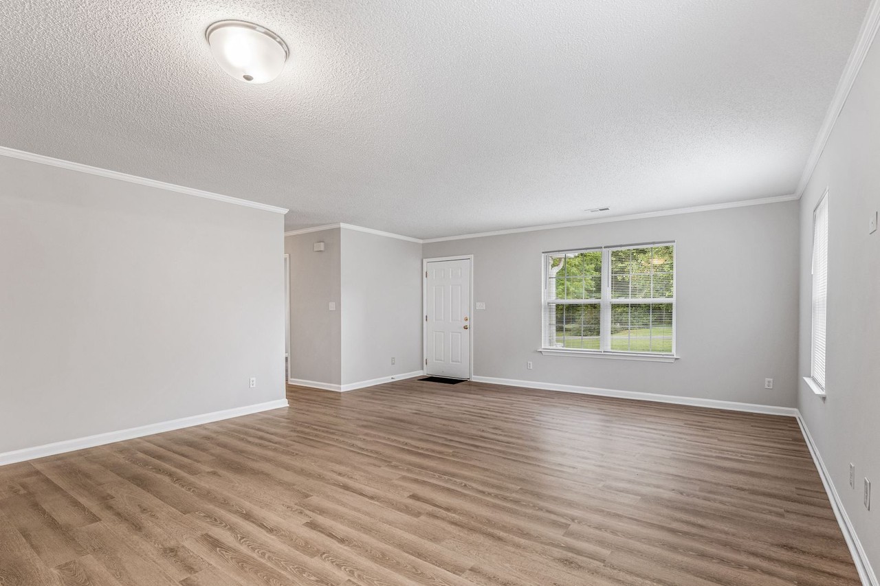 5580 Dwight Dr - Photo 6 of 50