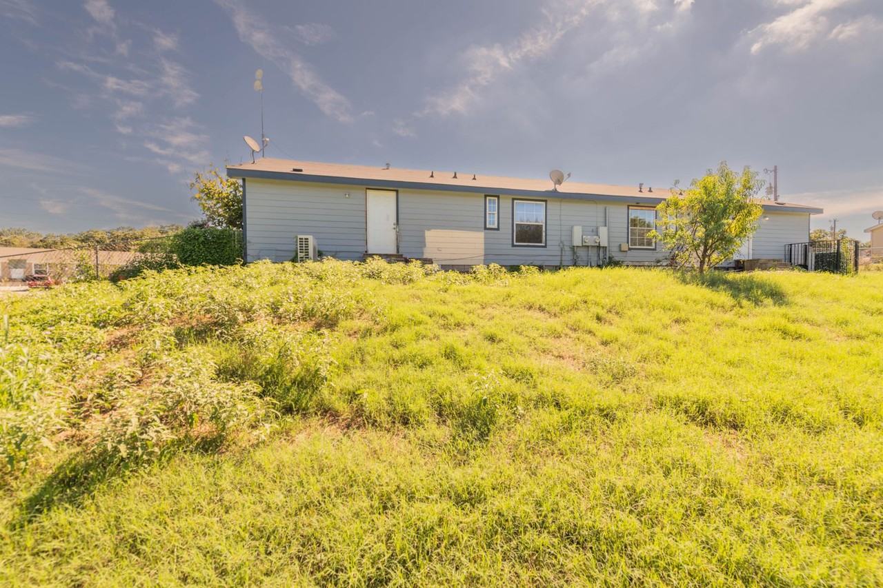 121 Windy Creek Ct - Photo 2 of 20