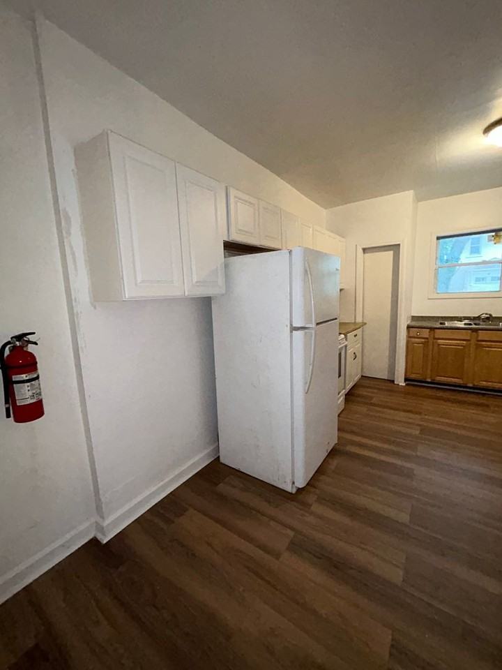 28 Lee Avenue - Photo 6 of 25