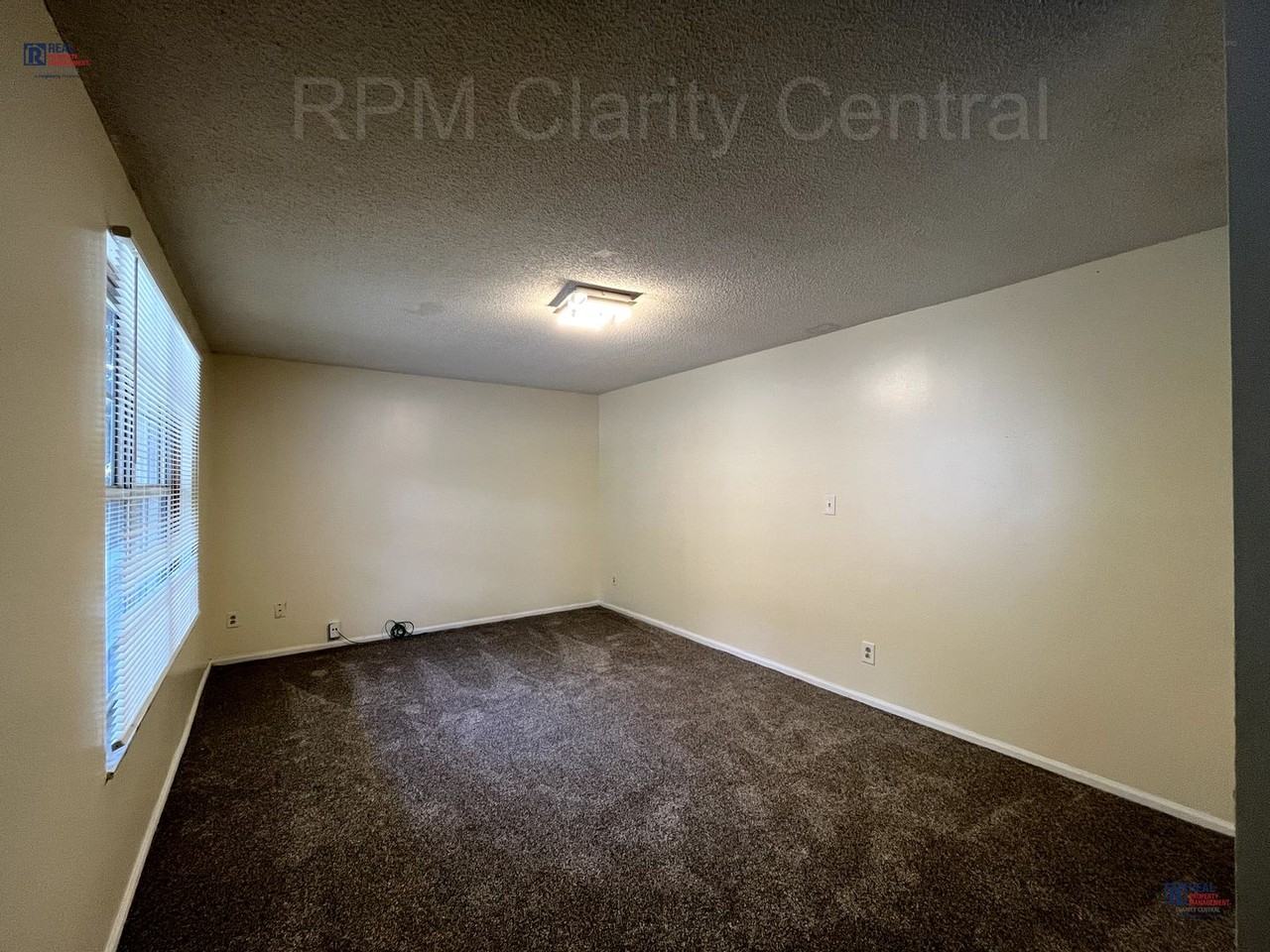 2821 Gravenhurst Ct - Photo 3 of 6