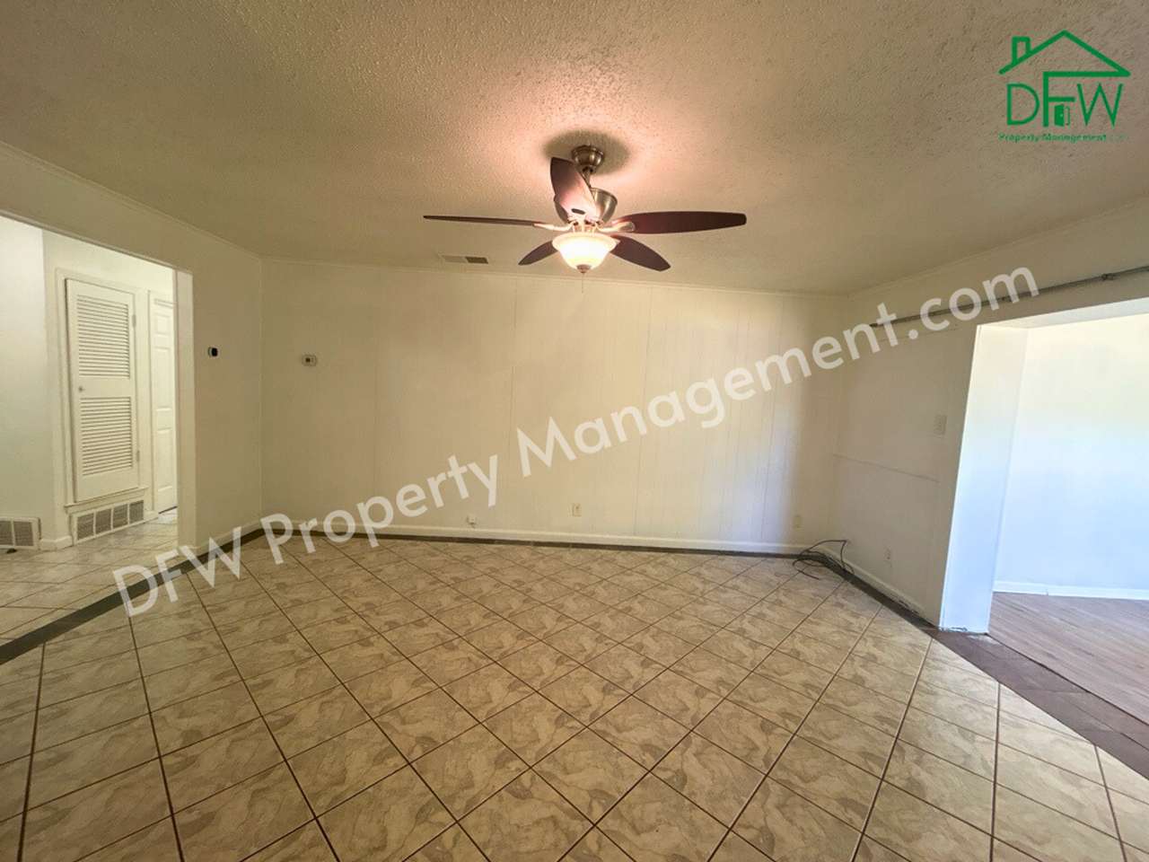 1011 Fayette Dr - Photo 3 of 40