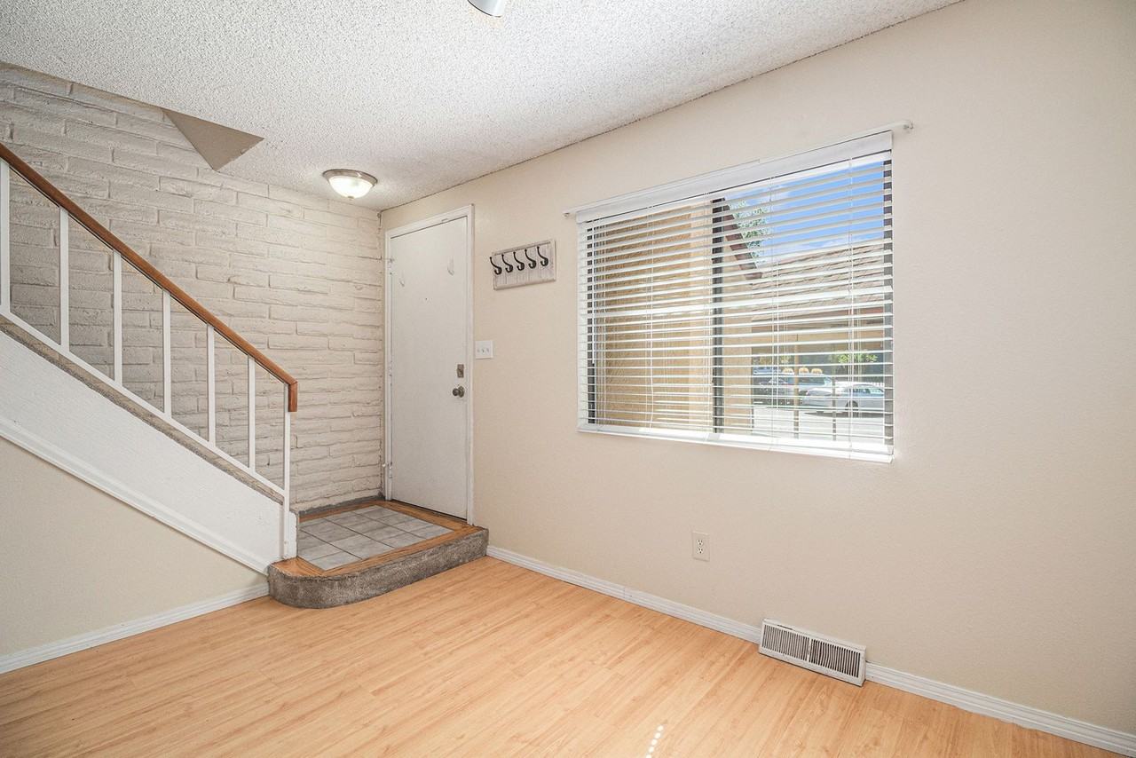 1060 S Parker Rd #4 - Photo 4 of 25
