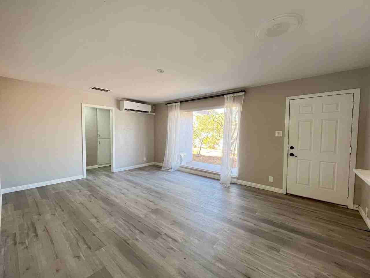 1036 Hassett Ave - Photo 2 of 13