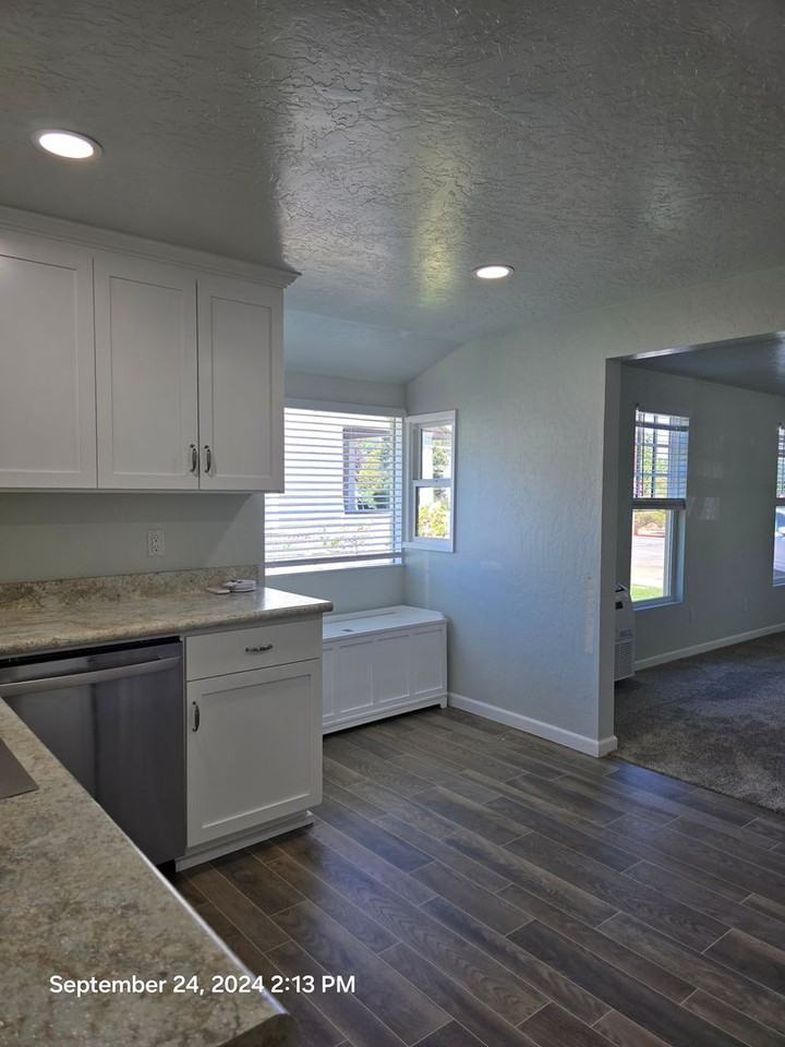 1521 Pine Street (A&B) - Photo 2 of 11