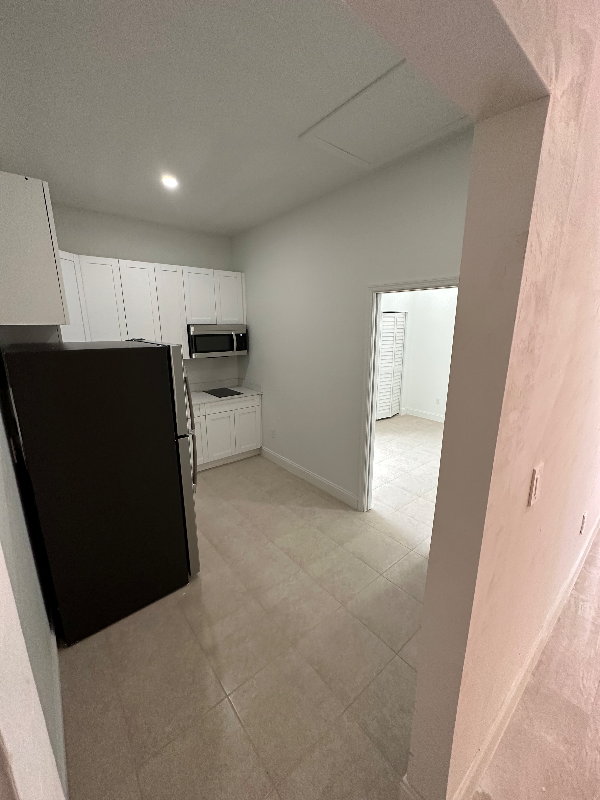 2 Gilbert Ave S - Photo 6 of 9