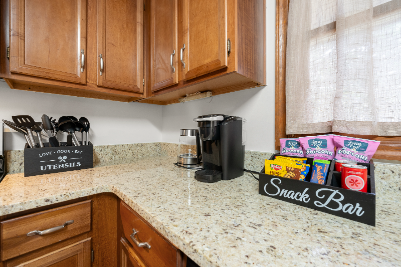 5018 Bell Dr Se - Photo 6 of 15