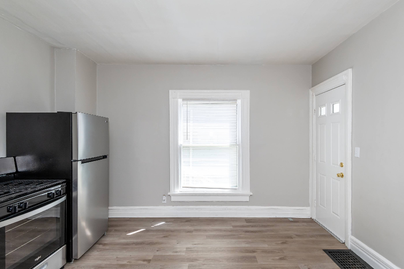 115 E Foraker St #1 - Photo 3 of 14