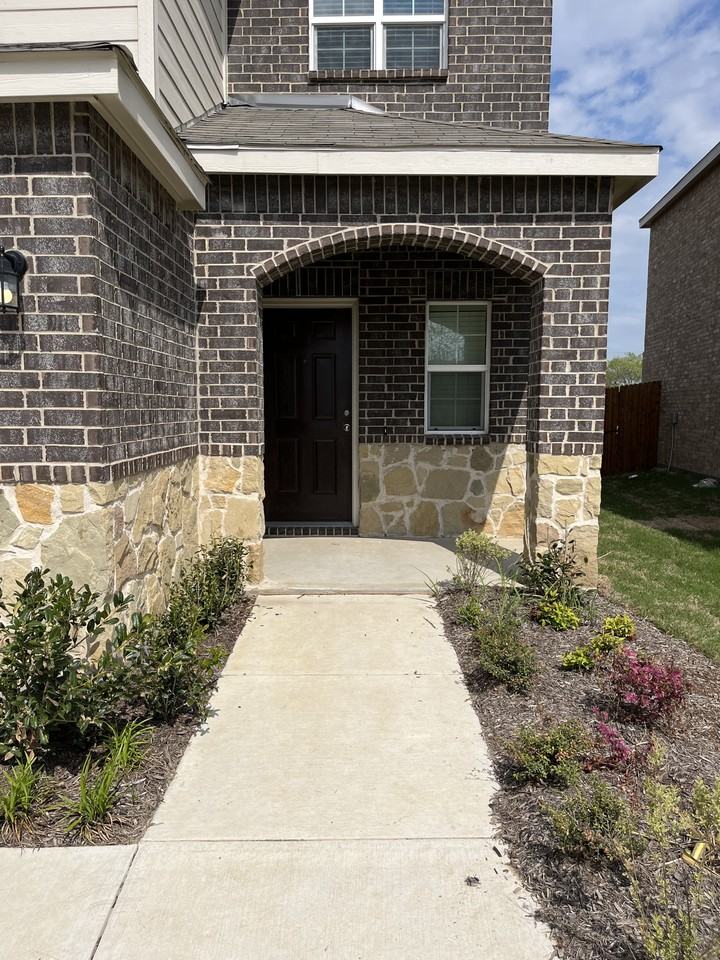 326 Lake Erie Dr #NA - Photo 7 of 17