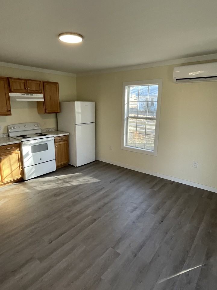 1328 Lincoln St #C - Photo 3 of 6