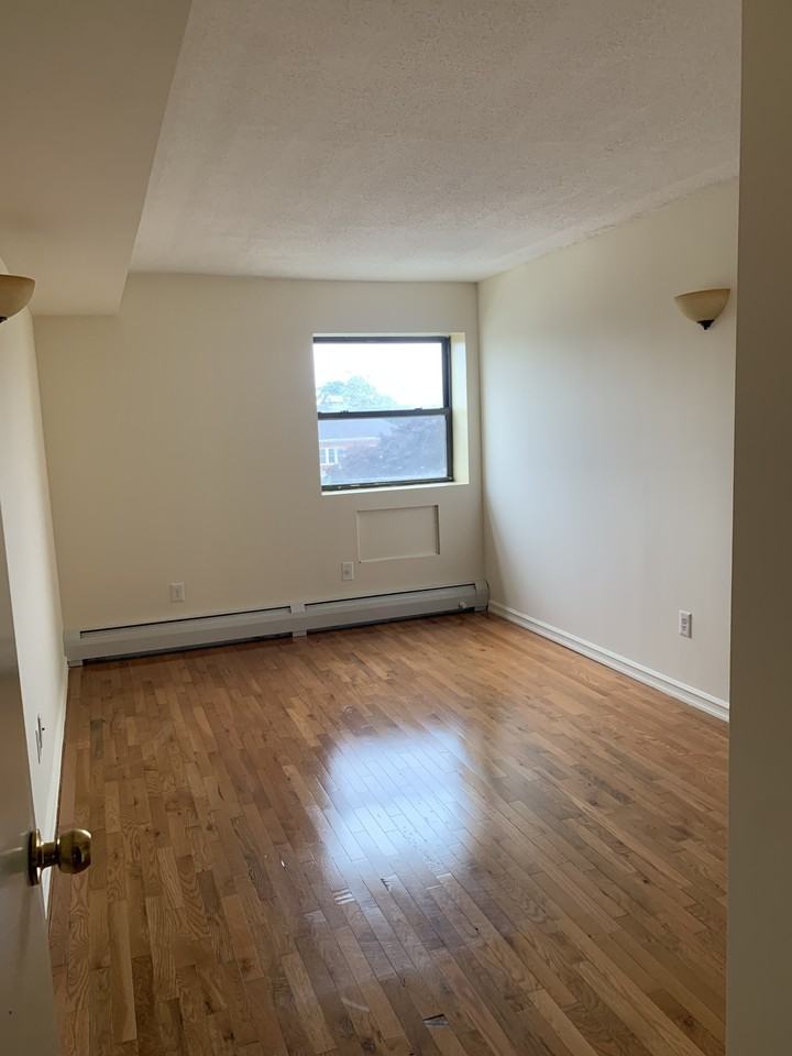 12 Brooklyn Avenue #505 - Photo 7 of 12