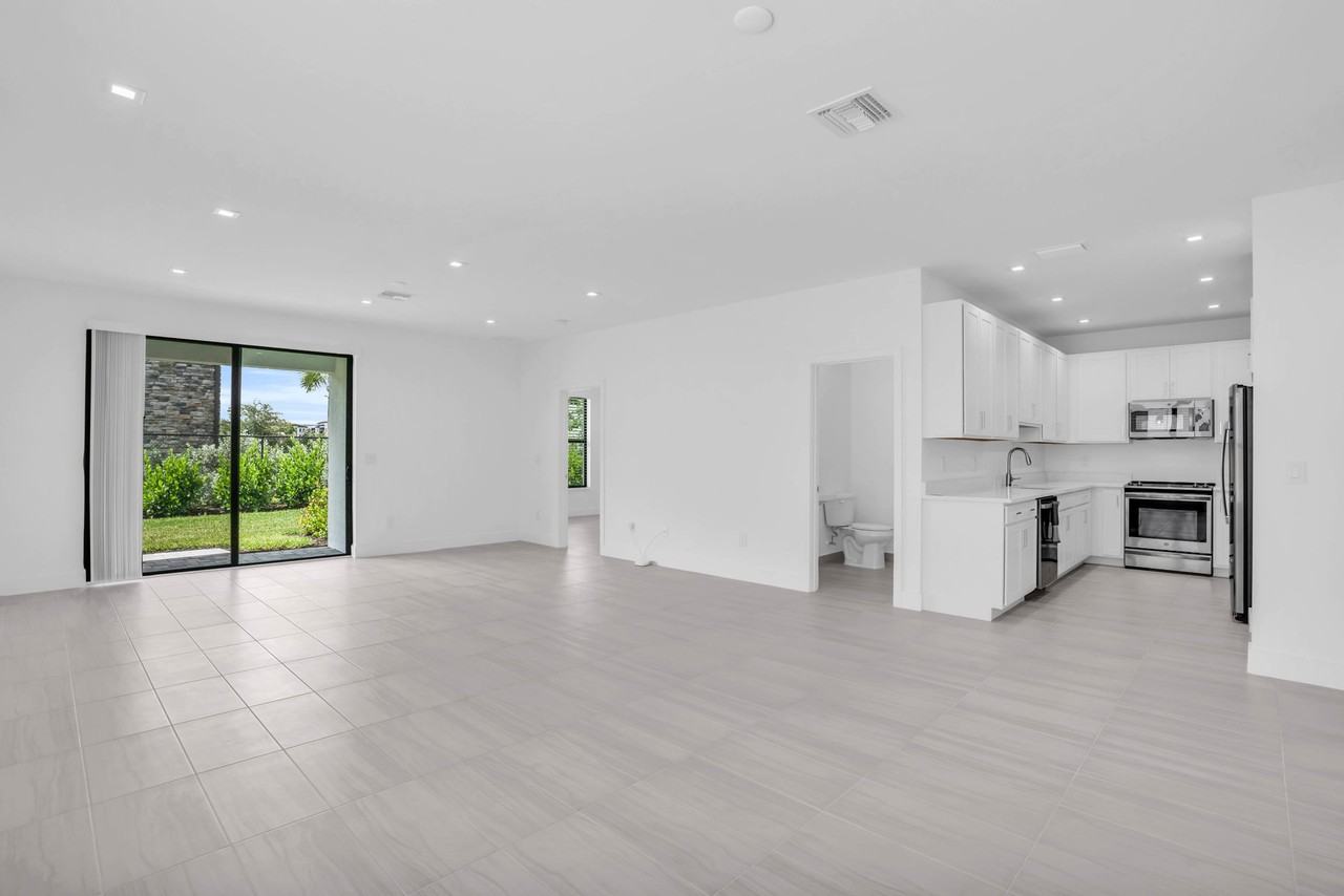 10934 Preachers Cove Ln #7A - Photo 3 of 20