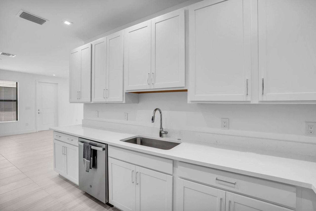 10934 Preachers Cove Ln #7A - Photo 6 of 20