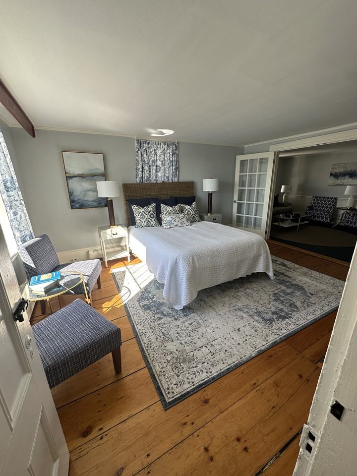452 Main St #B - Photo 7 of 26