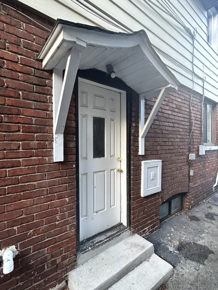 94 Eighth Street Lower - Photo 2 of 14