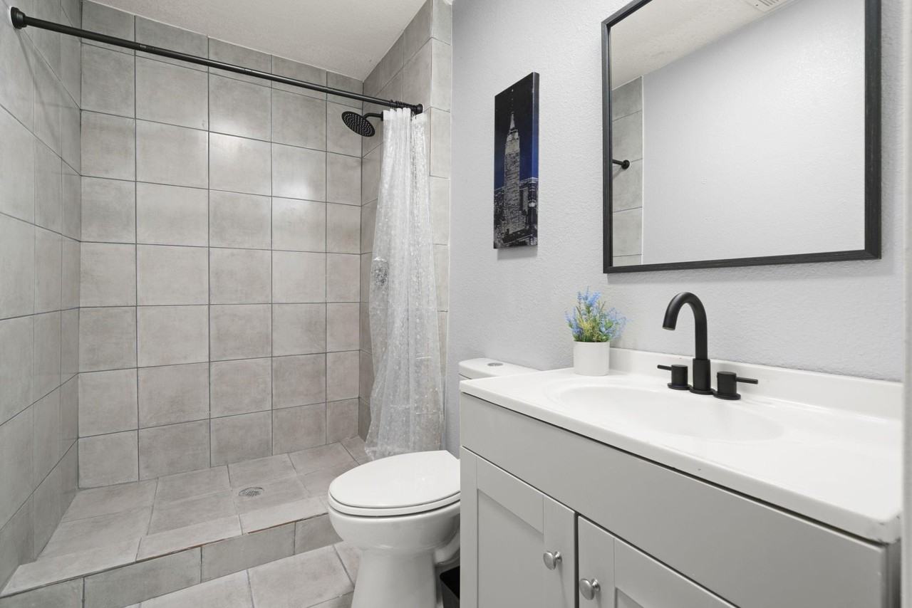 Greylog Dr - Photo 3 of 20