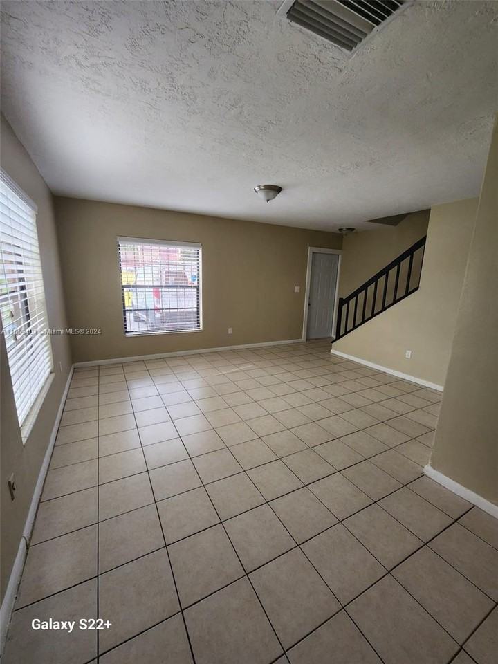 2790 Nw 196th St #2790 - Photo 2 of 8