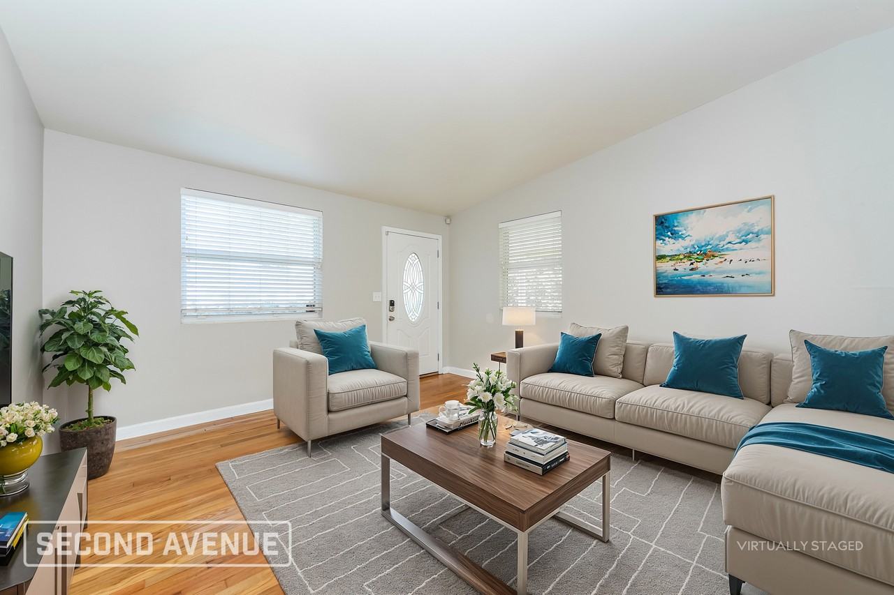 11267 Bruce Dr - Photo 2 of 26