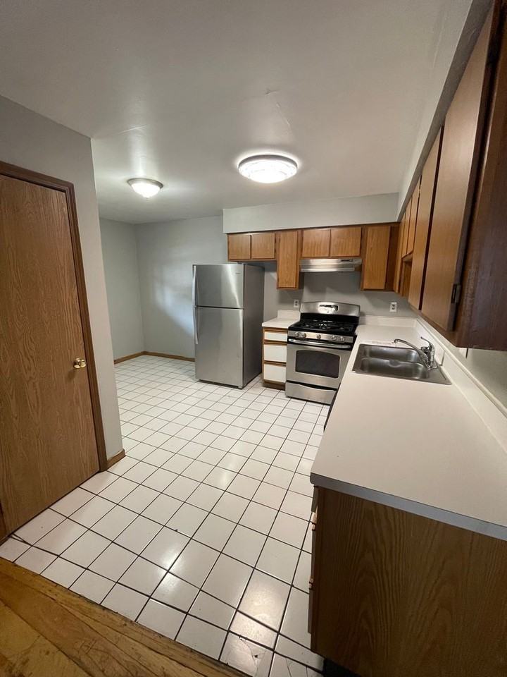 OSU Gateway 4 & 5 bedroom 2 full bath apartments - Photo 2 of 42