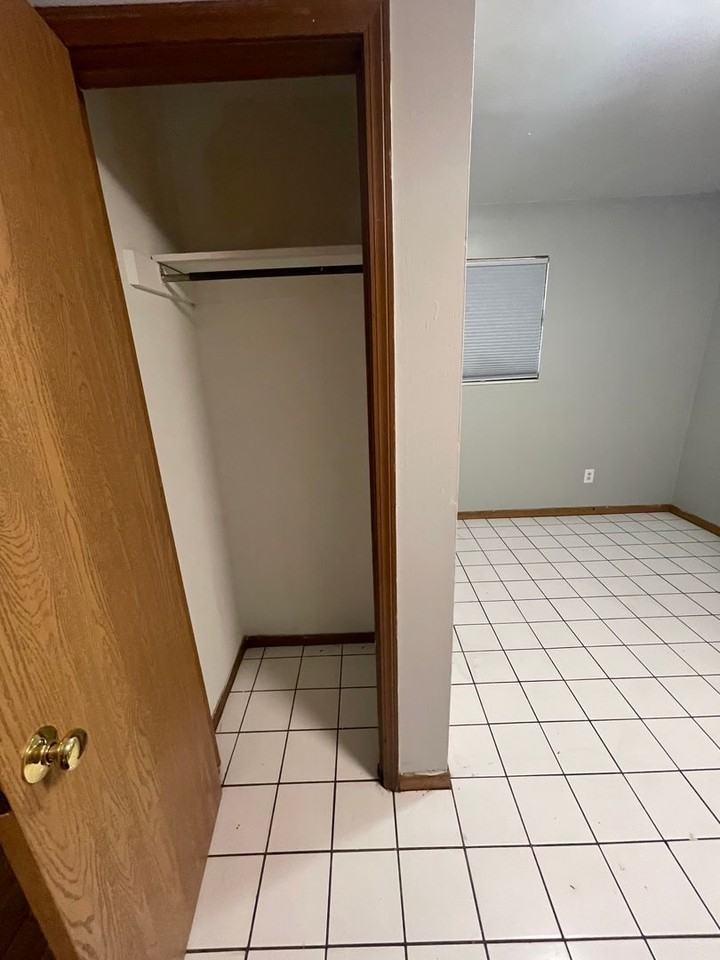 OSU Gateway 4 & 5 bedroom 2 full bath apartments - Photo 5 of 42