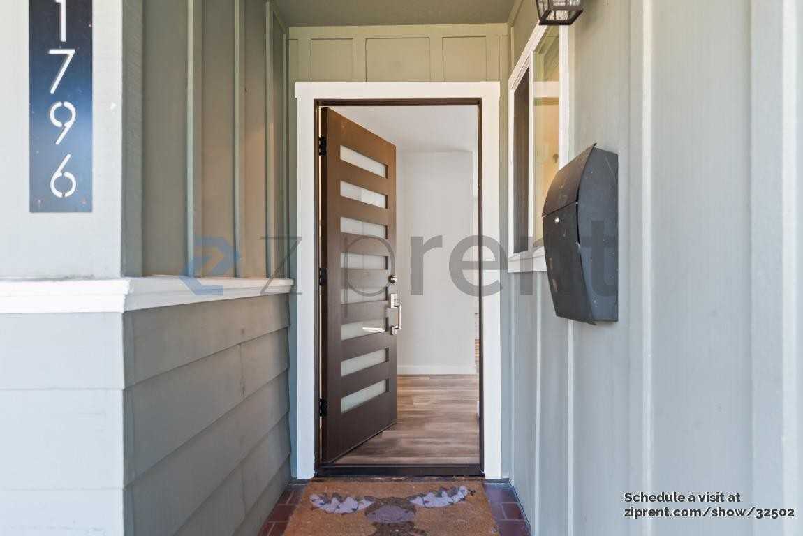 1796 Wyrick Ave - Photo 4 of 22