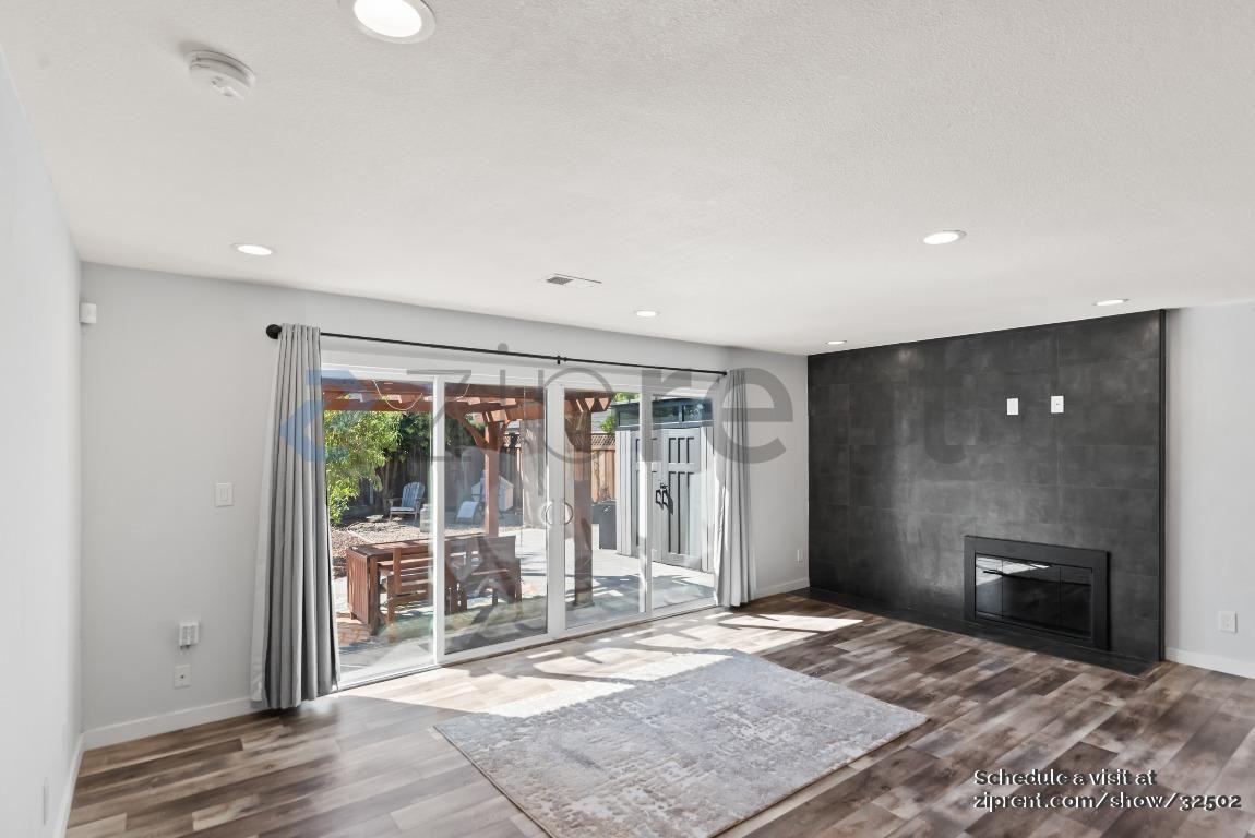 1796 Wyrick Ave - Photo 5 of 22