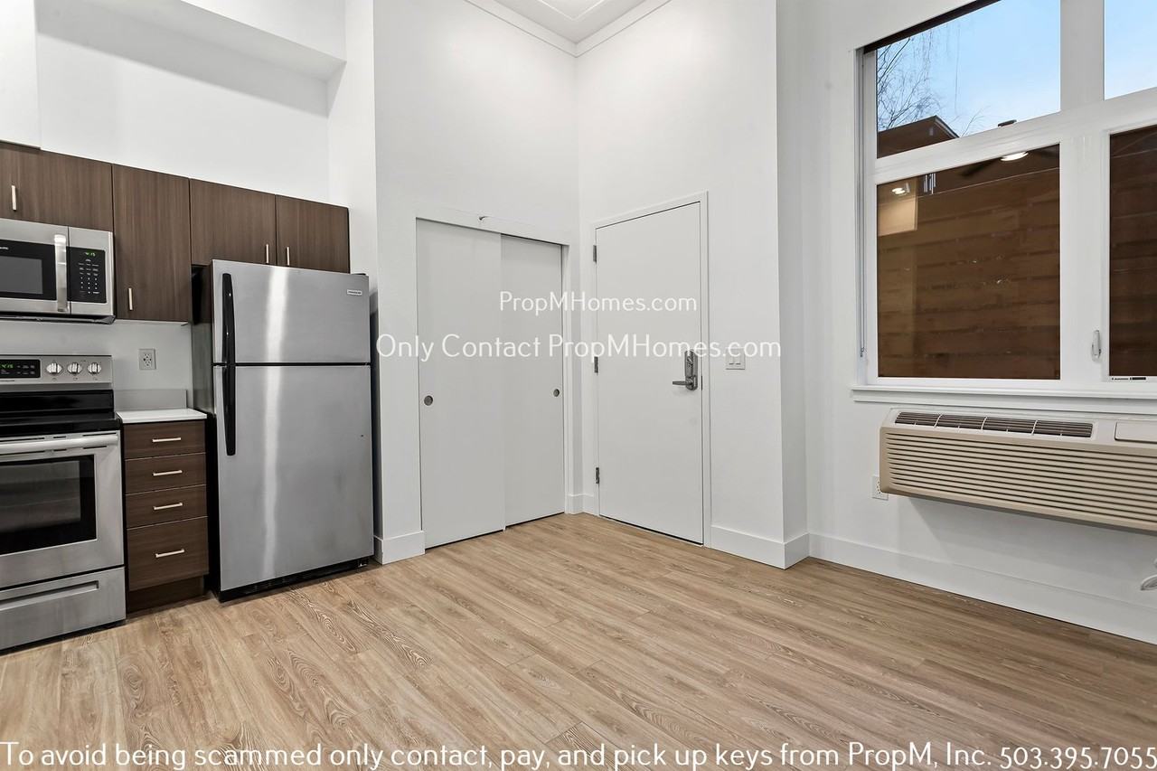 1825 Se 50th Ave #103 - Photo 2 of 17