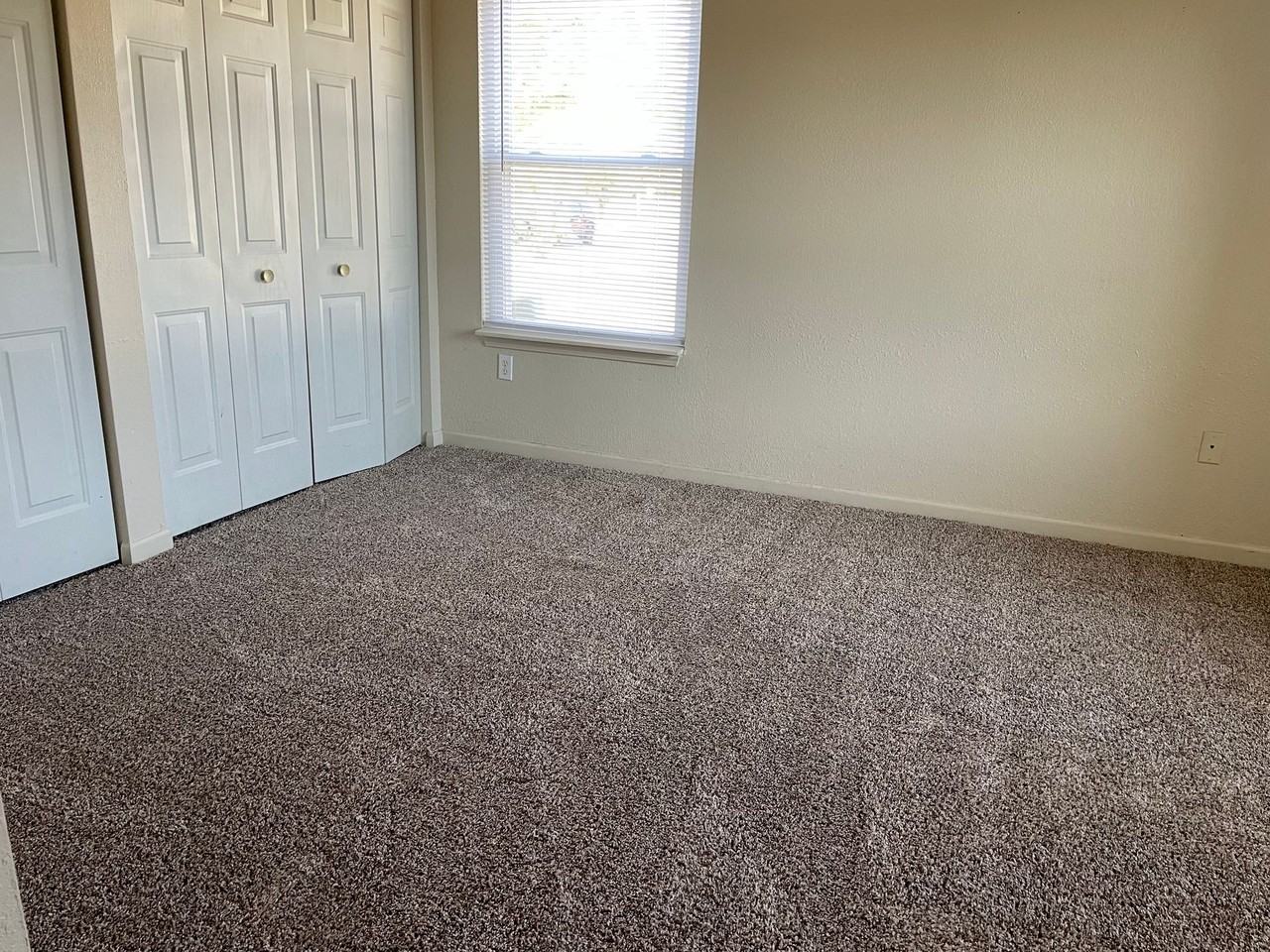 CLEAR CREEK APARTMENTS - Photo 5 of 8