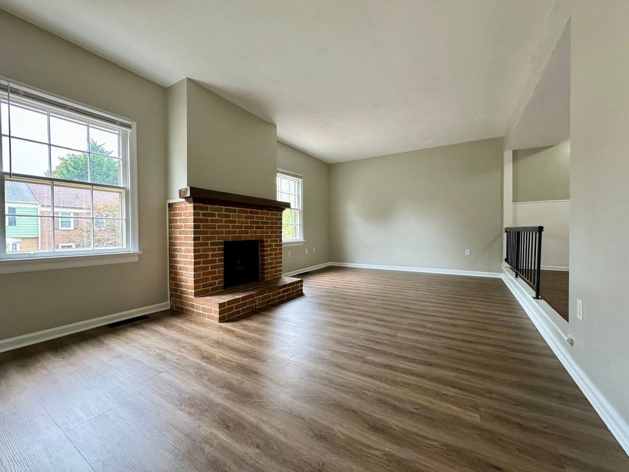 802 Cambridge Rd - Photo 5 of 20